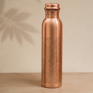 Ensemble d'hydratation en cuivre gravé écologique de qualité supérieure avec verres – Vaisselle de voyage portable au design traditionnel - Product Image 5