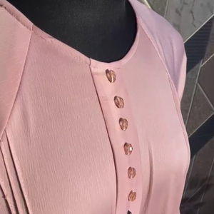 Abaya Modeste Rose en Mousseline de Soie avec Pompons et Boutons, Manches Longues, Longueur Ras du Sol, Robe Naturelle pour Femme, Col Rond, Élégante, Service OEM, Tenue de Soirée - Product Image 3