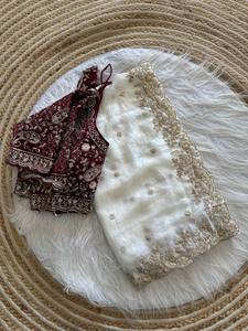 Magnifique sari de soirée avec chemisier de créateur, tenue indienne pour femmes, idéale pour les festivals, les cérémonies et les mariages. - Product Image 1