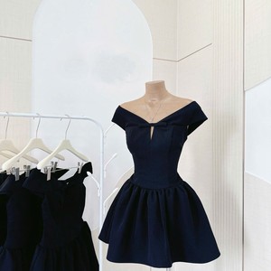 Robe Quotidienne Tissée Vintage Mini à Nœud Épaules Dénudées Coupe Évasée Taille Haute Personnalisée pour Femmes OEM – Idéale pour l'Été - Product Image 3
