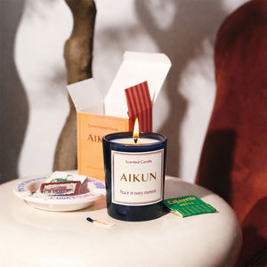 Bougie aromatique personnalisée AIKUN, bougie parfumée en cire de soja naturelle avec emballage à étiquette privée pour mariage - Product Image 1