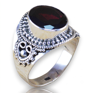 Anillos de plata de ley 925 con gran granate rojo natural, diseño bohemio de banda ancha con engaste de bisel, joyería con gema personalizada para mujer. - Product Image 1