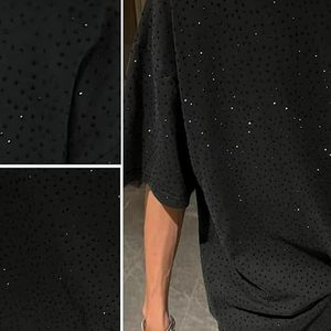 เสื้อยืดโอเวอร์ไซส์ประดับเพชรเทียมสำหรับผู้ชาย สไตล์สตรีทแวร์ ผ้าฝ้ายวิบวับ ขายส่ง รับผลิตแบบ OEM - Product Image 5