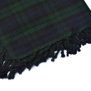 Auténtico Chal Escocés de Tartán Negro con Diseño de Escudo del Clan para Vestimenta Highland, el Más Vendido OEM ODM - Product Image 2
