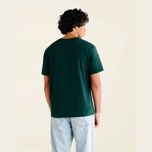 T-shirt Homme Personnalisé avec Logo de Votre Marque, Impression DTG, T-shirt Uni de Luxe en Coton, Col en V ou Col Rond - Product Image 4