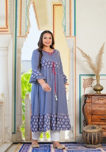 Kurti Anarkali de Rayón con Cuello Keyhole para Mujer, Tallas Grandes, Estampado Floral, Mangas Acampanadas, Ajuste Holgado, Ropa Casual, Color Gris - Product Image 3