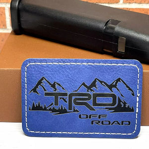 แผ่นหนังเทียมแบบใหม่ปี 2026 สำหรับติดหมวก รูปทรงสี่เหลี่ยม สามารถตัดด้วยเลเซอร์ได้ พร้อมกาวในตัว คุณภาพสูงสุด ปรับแต่งได้ - Product Image 1