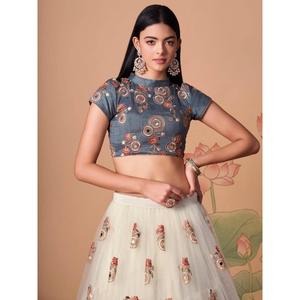 Fascinante Lehenga Choli blanco roto con decoraciones de fiesta de red de trabajo de espejo - Product Image 4