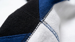 Polo en tricot à manches courtes pour homme AERO, coupe classique, style décontracté, couleurs géométriques contrastées, bleu, noir, blanc - Product Image 2
