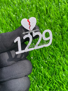 SHRAMAN DIAMOND - Dijes de Plata 925 con Baño de Oro, Personalizables con Iniciales y Números, con Moissanita, Estilo Hip Hop, con Cierre de Corazón Roto - Product Image 2