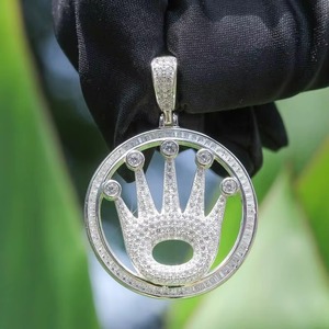 Pendentif Couronne Moissanite Iced Out en Argent 925 Micro Pavé Taille Ronde Brillante, Breloques Thème Luxe, Pendentif Quotidien pour Homme - Product Image 3