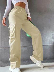 Outfitize International – Pantalons cargo pour femmes en gros, tricot gaufré texturé, décontractés, multi-poches, personnalisables avec logo de marque, en vrac - Product Image 2