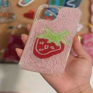 Funda de Teléfono Móvil con Cuentas de Semillas Únicas y Diseño Bordado a Mano Detallado, Funda Artística con Cuentas de Semillas de Primera Calidad - Product Image 3