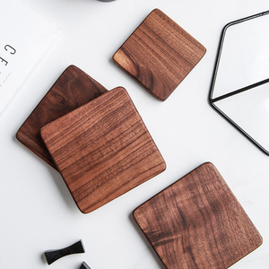 Juego de Posavasos Cuadrados de Madera Maciza - Resistentes al Calor y Sin Astillas, para Tazas y Tazones, Acabado Liso de Grado Comercial - Product Image 4
