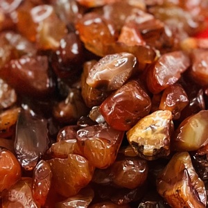 Wholesale Bulk Red Carnelian Healing Tumbled Stone <b>Crystal</b> <b>Chips</b> Modern Semi Precious Gem Stone <b>Chips</b> By Indian Consigners - Product Image 4