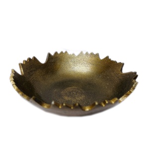 Cuenco de Lujo de Latón con Borde Dentado, Centro de Mesa Metálico Seguro, Cuencos Retro de Estilo Europeo, Plato Decorativo para Servir Frutas y Ensaladas, Hecho a Mano - Product Image 1