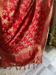 <b>Red</b> Banarasi <b>Silk</b> Saree shimmering Gold Zari work Banarasi Craftsmanship <b>Red</b> <b>Silk</b> Masterpiece Intricate Gold Zari Weaving Saree - Product Image 2