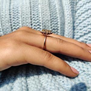 Anillo de Compromiso con Halo de Diamantes Cultivados en Laboratorio, Corte Ovalado Amarillo, con Halo de Diamantes de Corte Redondo, Anillo de Novia de Oro Sólido, Estilo Vintage - Product Image 4