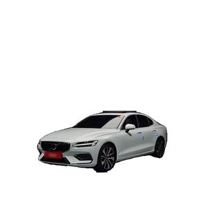 Volvo S60 B5 Ultimate 2024 con Caja de Cambios Automática, Asientos de Cuero, Cámara Trasera, Volante a la Izquierda - 10,740 km, Color Brillante - Product Image 1