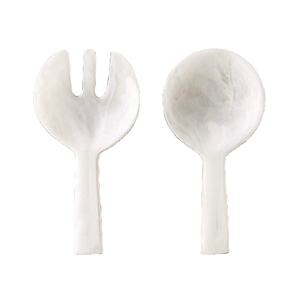 Juego de Servidores de Ensalada de Resina Blanca con Madera Natural, 2 Espátulas, Utensilios Hechos a Mano Sostenibles - Product Image 1