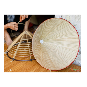 Sombrero Cónico de Bambú Ecológico para un Estilo de Vida Sostenible - Product Image 1