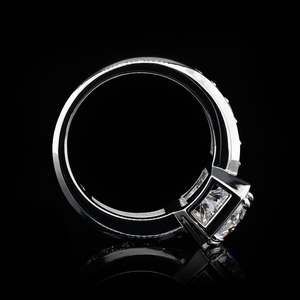 Bijoux en gros directement de l'usine : Bague de fiançailles et d'anniversaire en or 14K avec diamant de laboratoire octogonal, serti clos, coussin, solitaire et pavé - Product Image 3