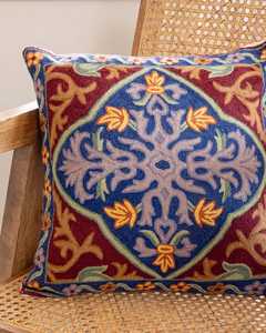 ปลอกหมอนปักมือ - ลายปักแบบคิวเรลจากแคชเมียร์ - Product Image 1