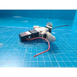 Válvula Neumática Solenoide Humphrey H181E1 Usada Como Parte del Equipo Legacy Semiconductor - Product Image 2
