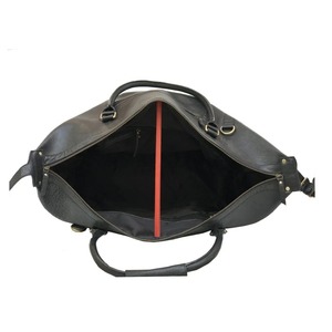 กระเป๋าเดินทางหนังทรงดัฟเฟิล สไตล์เฮอริเทจ สำหรับผู้ชายและผู้หญิง ขนาดใหญ่ จุของได้เยอะ ทนทาน พร้อมซิป พกพาสะดวก รุ่น LDB-0210 - Product Image 4