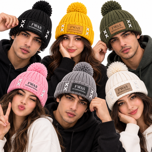 Bonnet unisexe de haute qualité avec pompon, en tricot côtelé, pour l'hiver, avec patch logo personnalisé, surpiqûres contrastées, chapeau tendance, fournisseur B2B en gros - Product Image 3