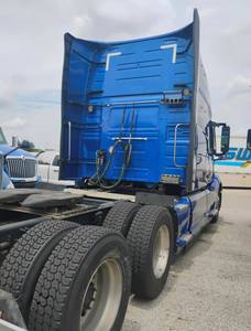 ENVÍO INMEDIATO: Volvo VNL 760 D13 2021, 425HP - Product Image 2