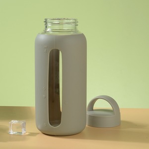 ขวดน้ำแก้วแข็ง 800 มล. พร้อมปลอกซิลิโคน ทนความร้อนสูง ปลอดภัยสำหรับเครื่องล้างจาน พกพาสะดวก เหมาะสำหรับใช้ที่บ้าน ที่ทำงาน และเล่นกีฬา - Product Image 2