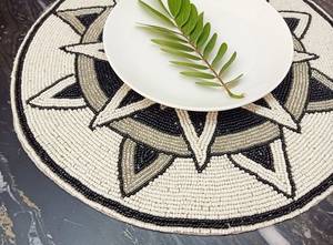 Set de table décoratif moderne fait main, écologique, perlé, motif floral, décoration d'intérieur haut de gamme, finition artisanale, élégant - Product Image 2