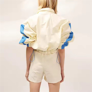 Ensemble short coupe-vent pour femme de haute qualité, personnalisable OEM, meilleure qualité avec logo professionnel, ensemble short coupe-vent doux pour femme - Product Image 1