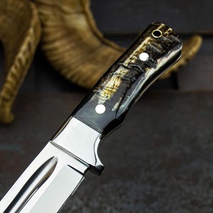 Couteau de chasse à lame fixe personnalisé en acier inoxydable, pointe en U, manche avec étui en cuir - Product Image 3