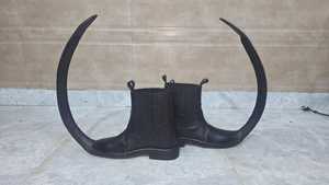 Bottes médiévales en cuir faites à la main pour hommes, chaussures authentiques de reconstitution historique de la Renaissance, chaussures de costume historique, pour anniversaire et Halloween - Product Image 1