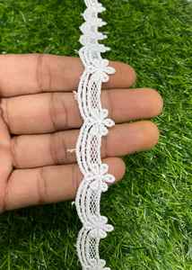 Bordure élégante en dentelle Cutdana, idéale pour les robes, les bords des dupattas et les vêtements de créateurs. - Product Image 3