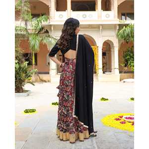 Ensemble Lehenga Aarya taille XS avec haut à manches trois-quarts, couleur noire - Product Image 4