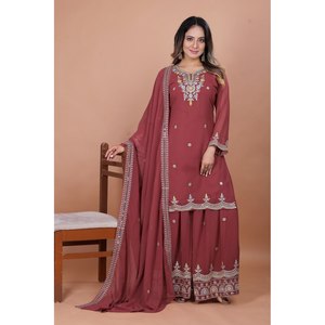 Costume Sharara pour femmes, design élégant, avec broderies complexes et travail de sequins - Product Image 2