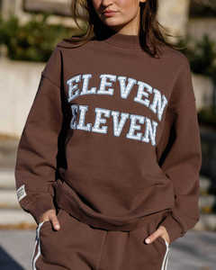 Sudadera Oversize de Cuello Redondo para Mujer Eleven Eleven, Diseño con Letras Bordadas en Marrón, Corte Regular, para Otoño, Cuello Simulado - Product Image 1