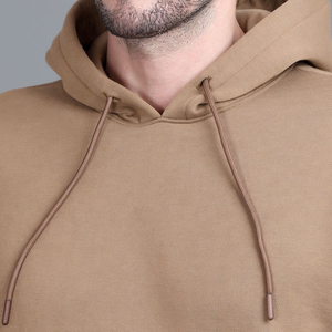 Conjunto Deportivo Profesional de Alta Calidad Personalizado para Hombre, Sudadera con Capucha y Pantalones Deportivos Color Caqui Camel con Bolsillos Tipo Cargo - Product Image 5