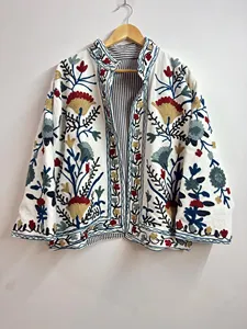 Veste matelassée pour femme en velours floral brodé à la main Suzani avec doublure en coton - Printemps/Automne/Hiver - Cadeau pour elle - Product Image 5