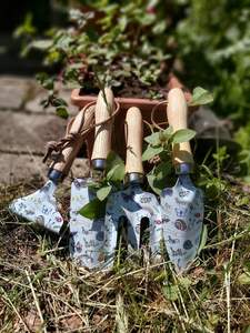 Coffret cadeau d'outils de jardin en bois de luxe avec truelle, fourche et houe pour jardinage et travaux de jardinage haut de gamme - Product Image 6