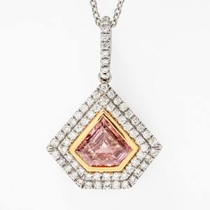 Collar de Lujo en Oro Blanco de 14K con Engaste Pavé, Certificado IGI, con Diamantes y Zafiro Azul Corte Cojín de 41.35ct - Product Image 2