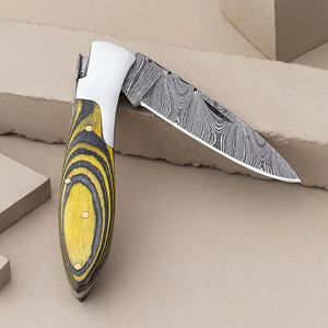 Cuchillo de Bolsillo Jexmoo Hecho a Mano con Acero de Damasco y Funda de Cuero, Ideal para Regalo de Aniversario o para Padrinos de Boda - Product Image 5