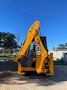 รถตักล้อยาง JCB 3CX มือสองพร้อมขายส่ง มีสินค้าในสต็อก - Product Image 3