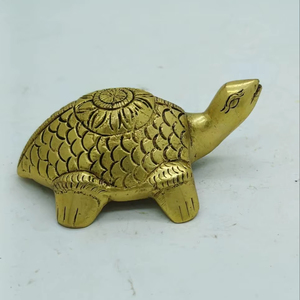 Décoration de table en métal en forme de tortue, exclusive, pour une mise en scène luxueuse des tables, des intérieurs et des présentoirs décoratifs. - Product Image 1