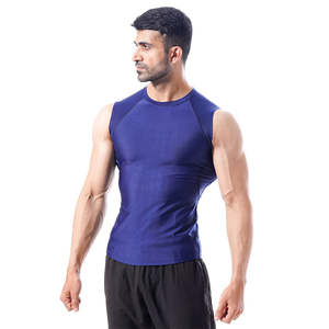 Camiseta sin mangas ajustada personalizada con cuello redondo y canalé, blanca, para hombre, de algodón, de alta calidad, hecha en Pakistán - Product Image 5