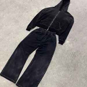 Servicio OEM, Chándal de Moda con Pedrería para Mujer, Alta Calidad, MOQ Personalizado, Chándal de Algodón Grueso con Pedrería para Mujer - Product Image 1