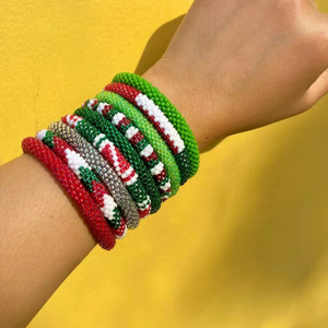 Pulsera de cuerda tubular tejida para mujer, accesorio de joyería para uso diario y fiestas, hecho a mano con cuentas de vidrio y ganchillo. - Product Image 1